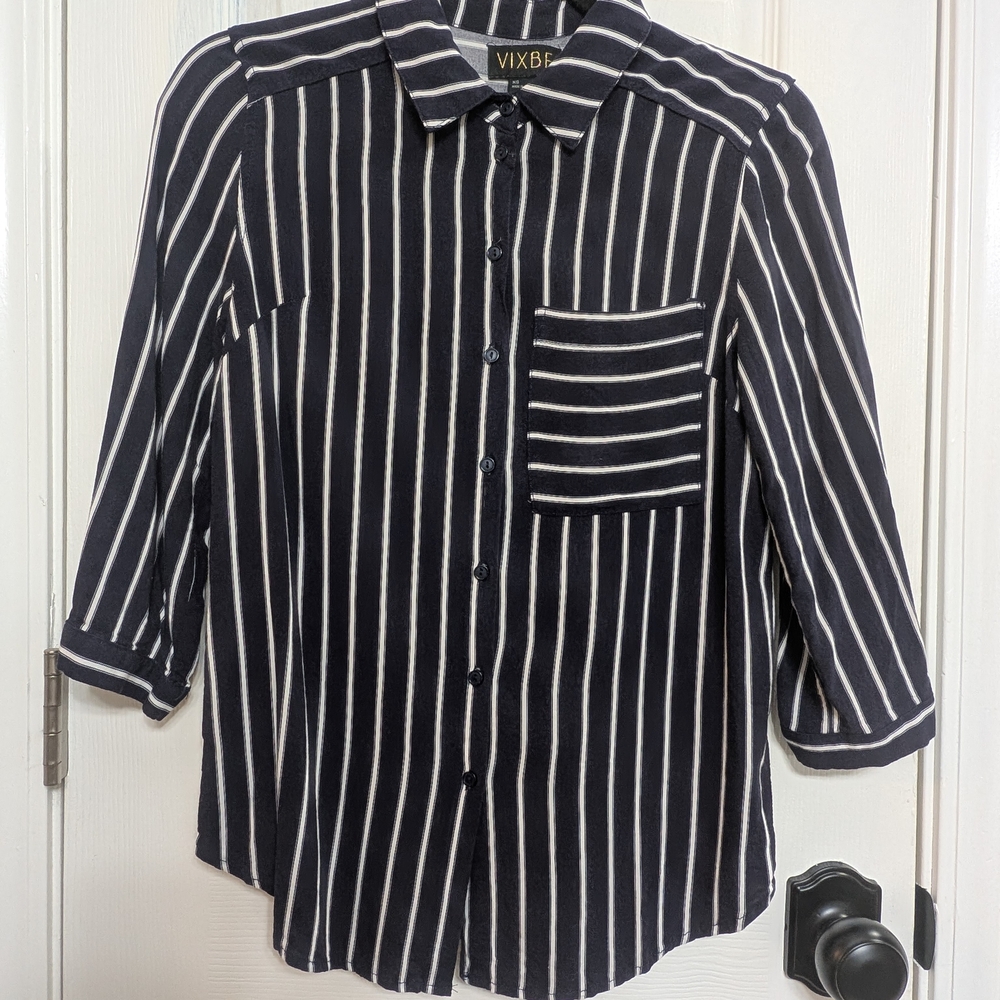 Vixbe Black and White Striped Button-Up Shirt